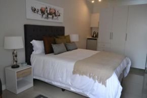 15 Woodmead Suites